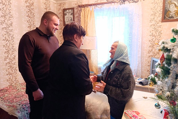 Ветеранам труда — внимание и нужные подарки от КСУП «Совбел 2016»!